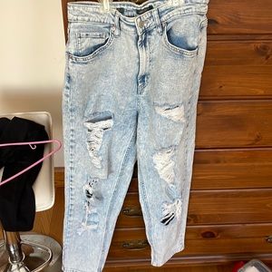 Straight cut ripped jeans